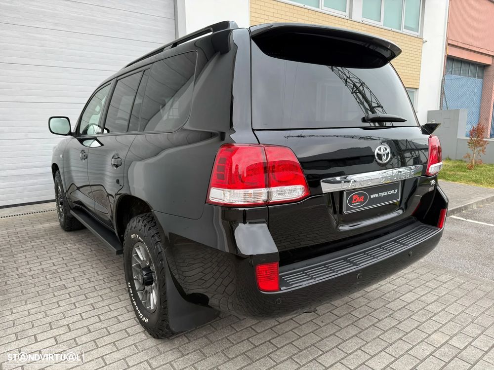 Toyota Land Cruiser 4.5 D-4D V8 - 9