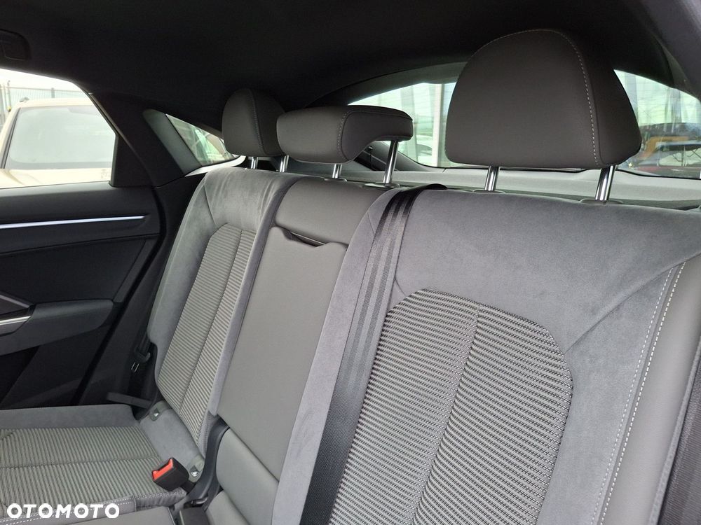 Audi Q3 Sportback - 18