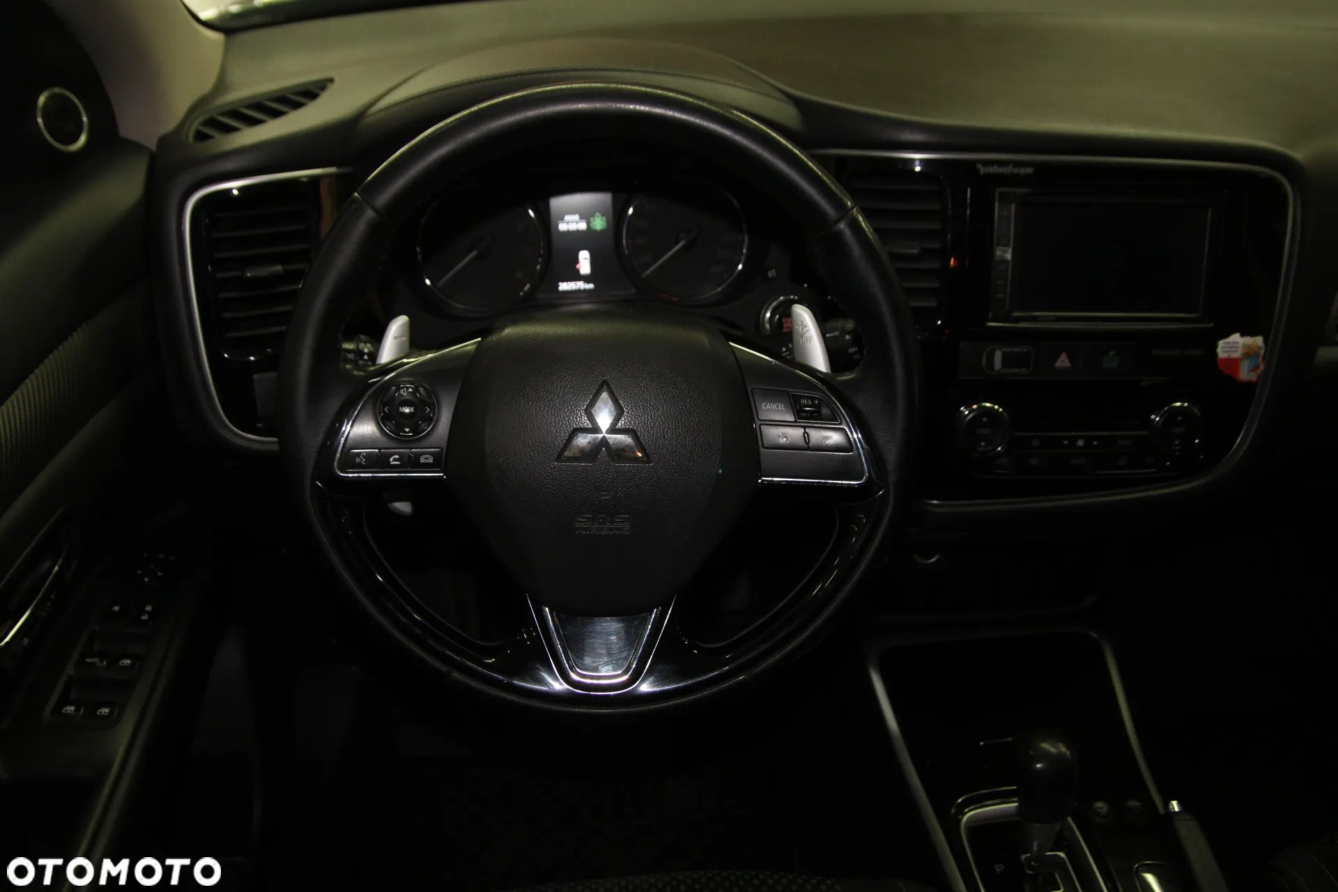 Mitsubishi Outlander 2.0 Intense + Navi 4WD CVT - 16