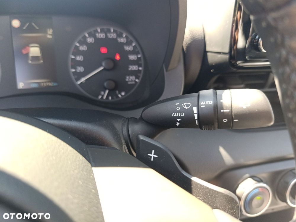 Toyota Yaris 1.5 Comfort CVT - 30