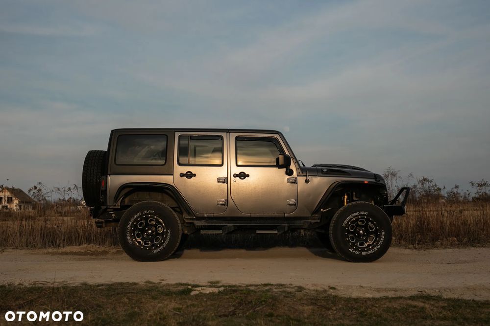 Jeep Wrangler 3.6 Unlim Sahara - 9