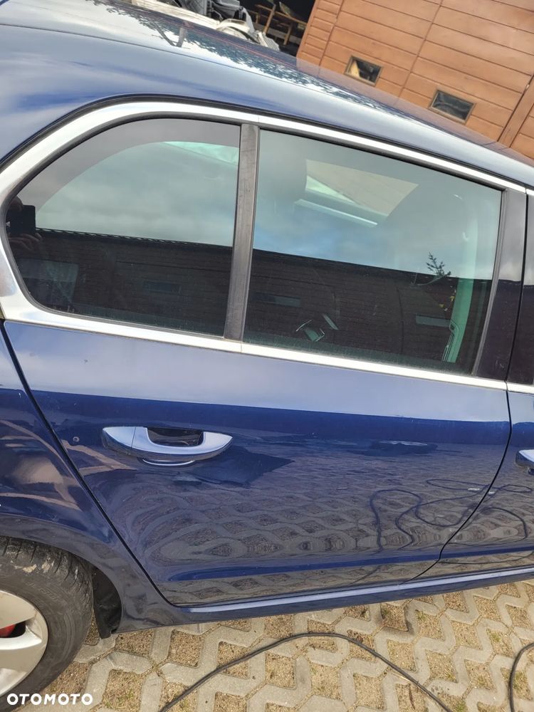 DRZWI PRAWE LEWE HB  skoda superb II W kolor 4711 - 2