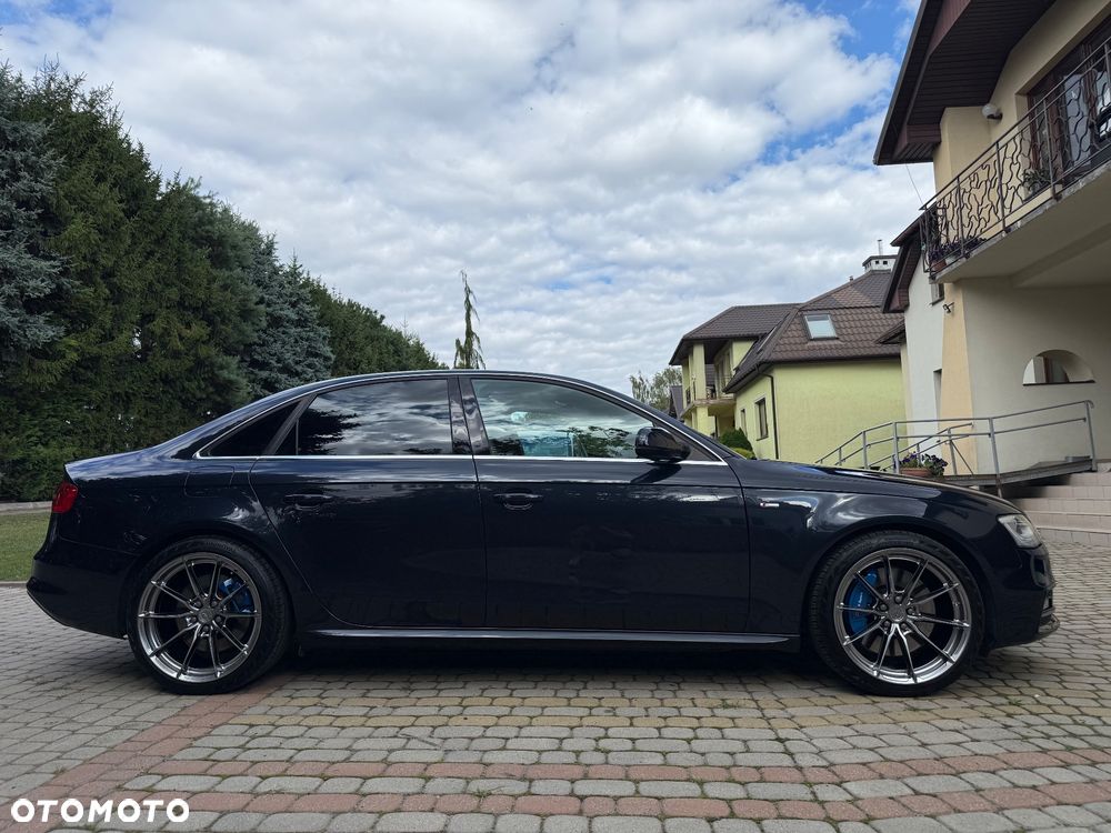 Audi A4 Limousine - 16