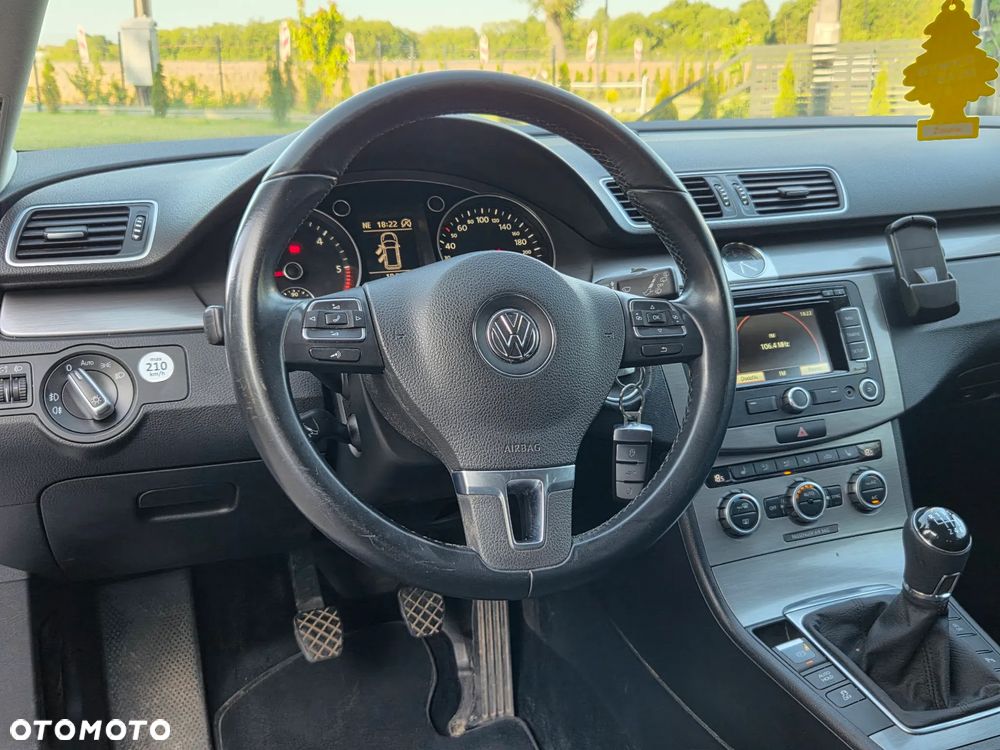 Volkswagen Passat Variant 2.0 TDI BlueMotion Technology Comfortline - 22