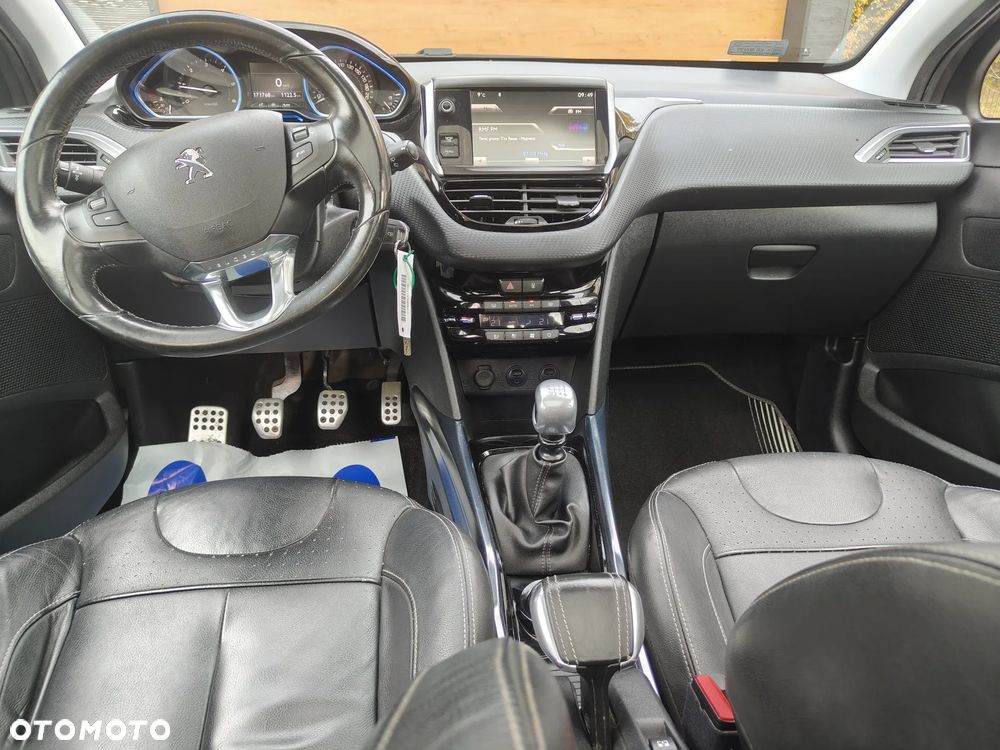 Peugeot 2008 1.6 e-HDi Allure S&S - 10