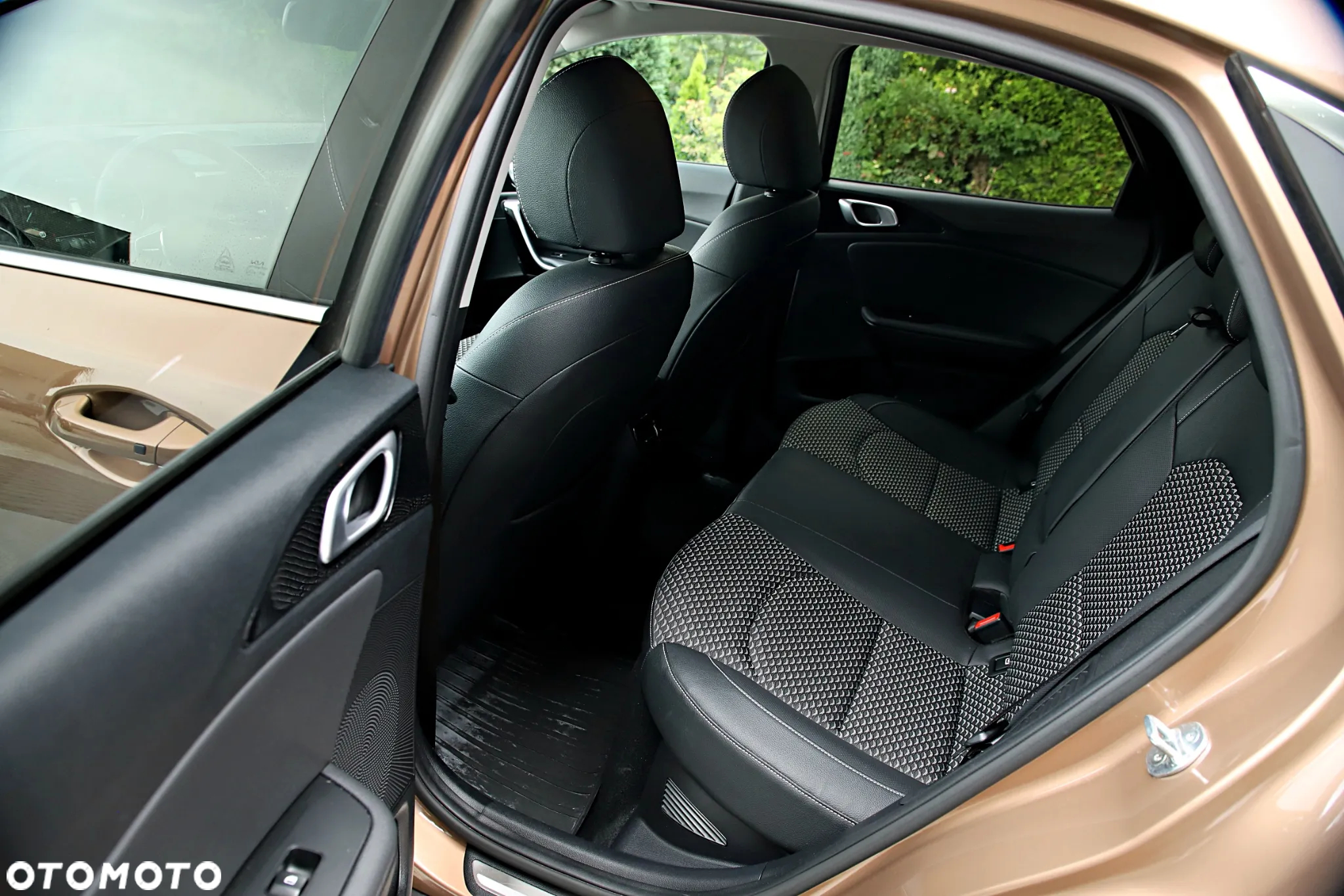 Kia XCeed ver-1-6-gdi-phev-l-business-line-dct - 24