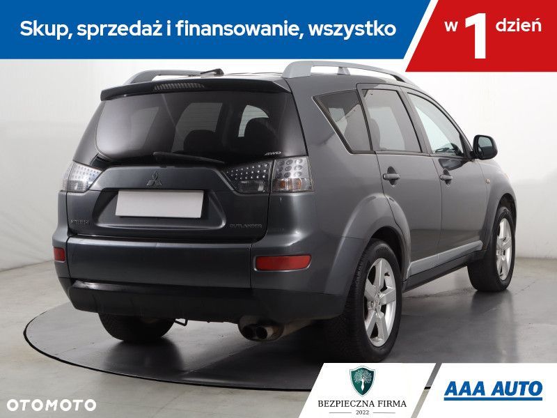 Mitsubishi Outlander - 7