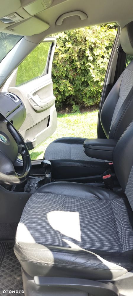 Skoda Roomster 1.6 16V - 11