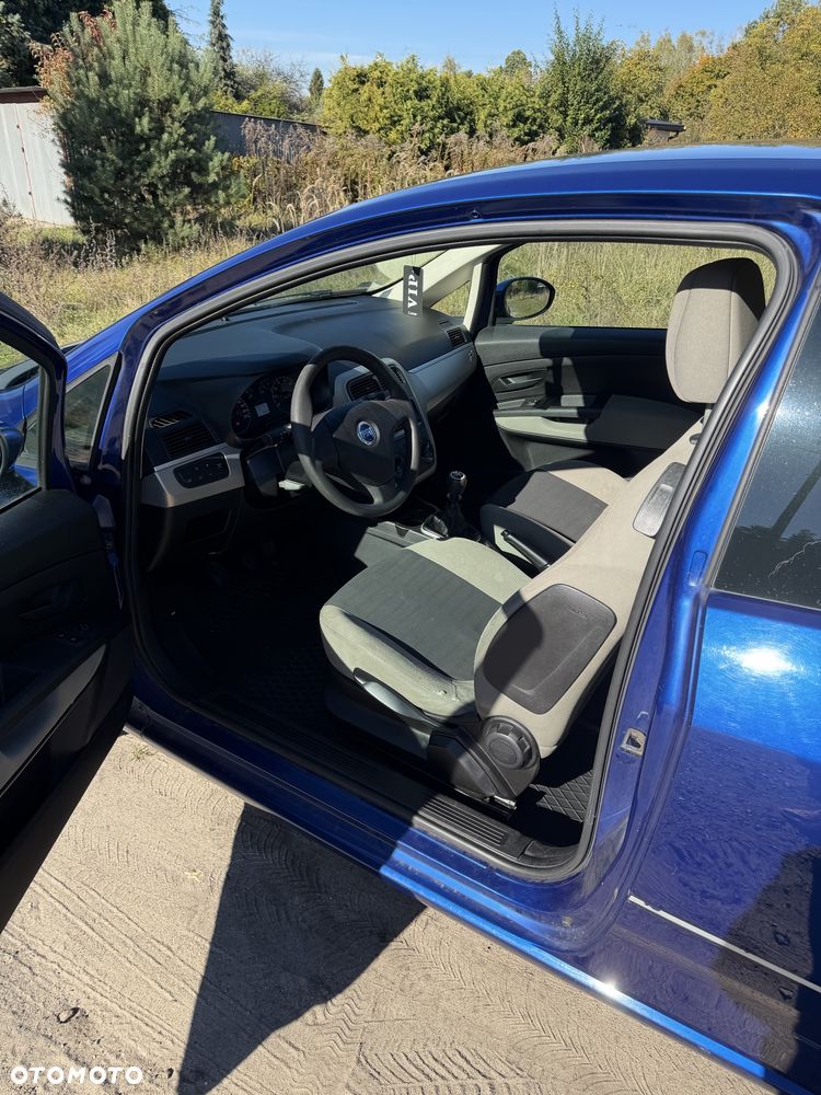 Fiat Grande Punto 2006 photo 4