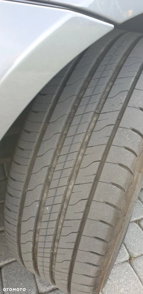 BMW Seria 3 318d - 14