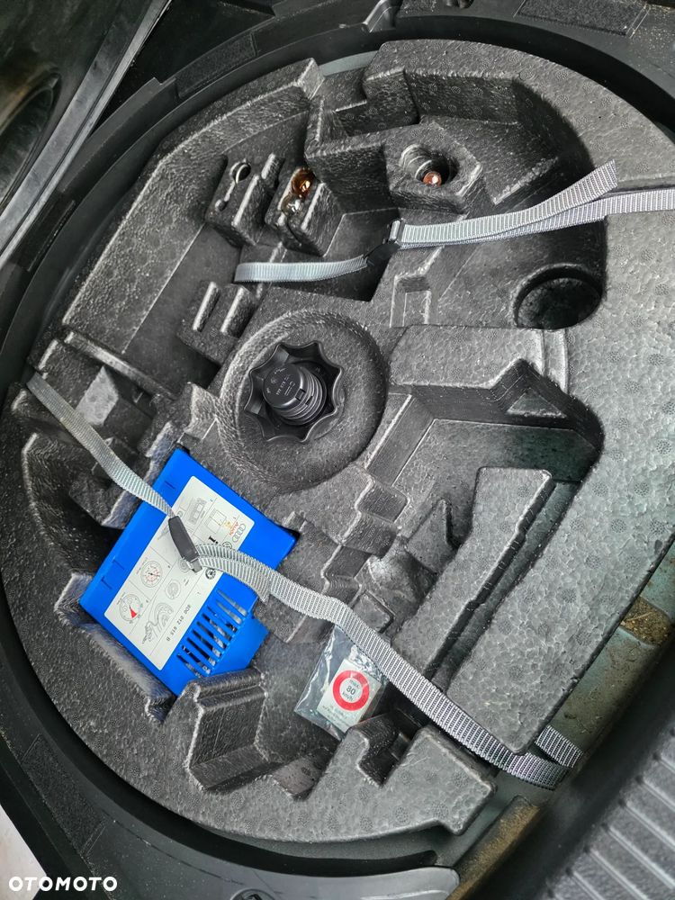 Volkswagen Touran 1.6 Freestyle - 28