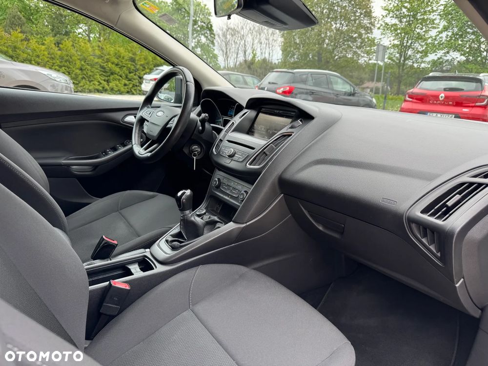 Ford Focus 1.0 EcoBoost Titanium - 27