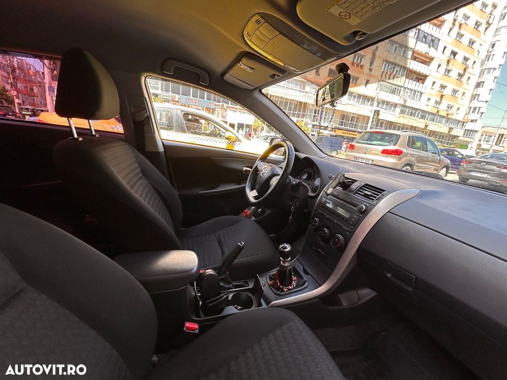 Toyota Corolla - 15