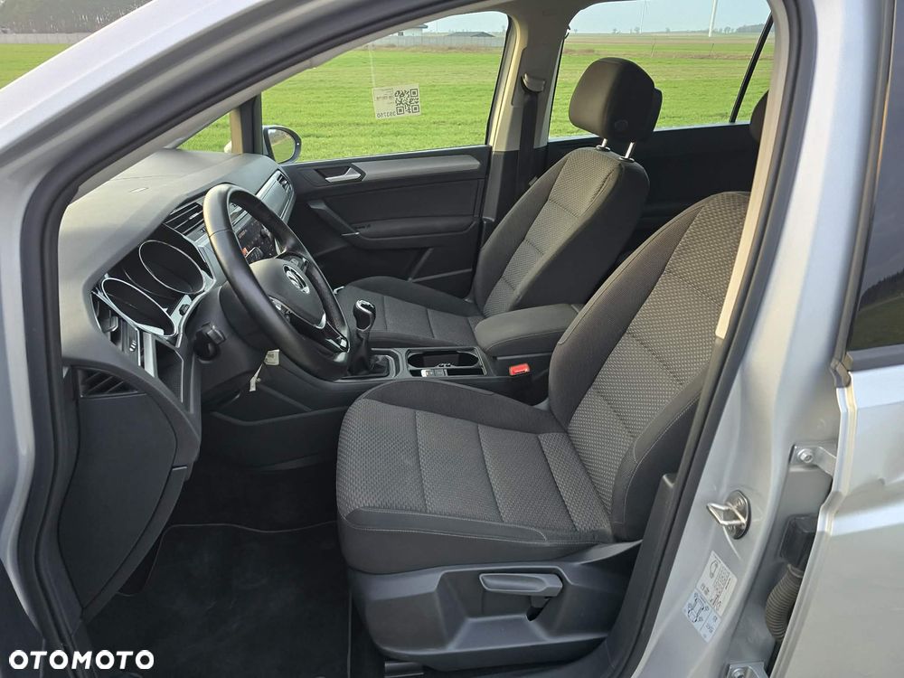 Volkswagen Touran 1.5 TSI EVO Comfortline - 10
