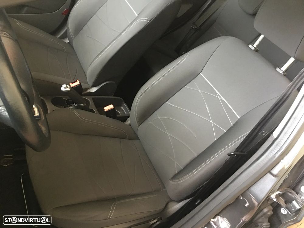 Ford Fiesta 1.0 Celebration - 12