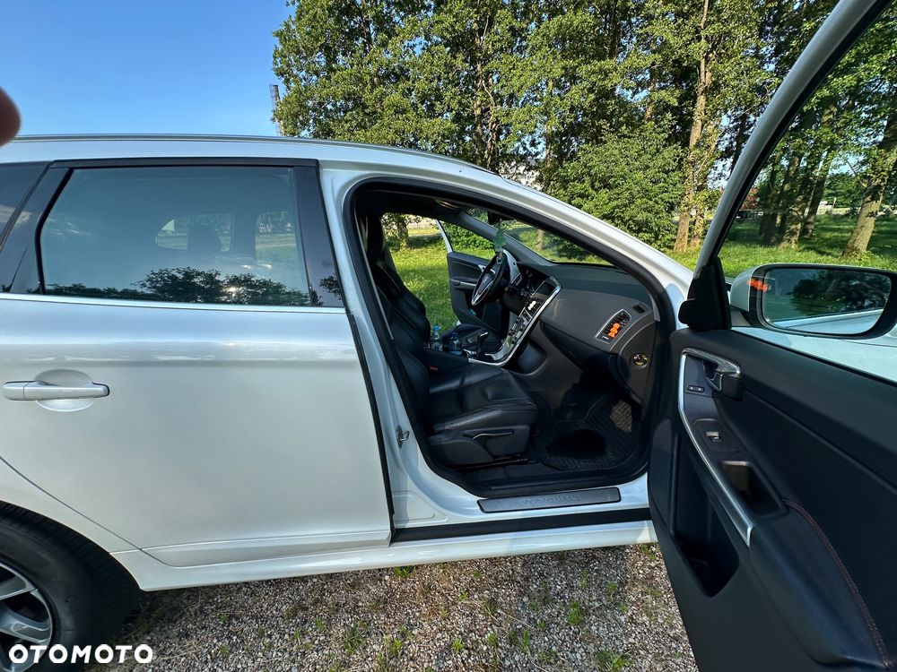 Volvo XC 60 D3 Drive-E Ocean Race - 4