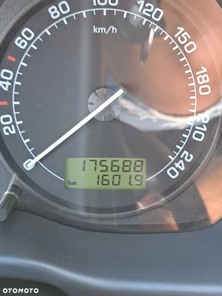 Skoda Octavia 2.0 Ambiente - 14