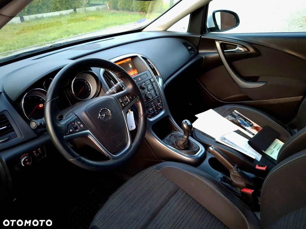 Opel Astra 1.4 Turbo Selection - 11