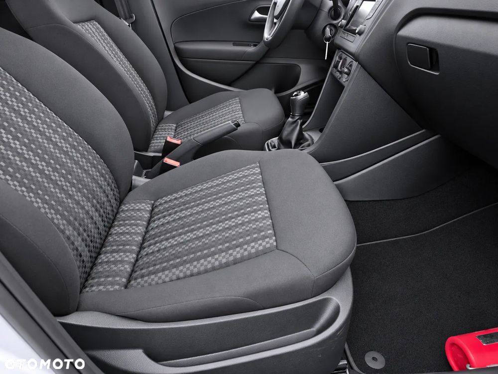 Volkswagen Polo - 15