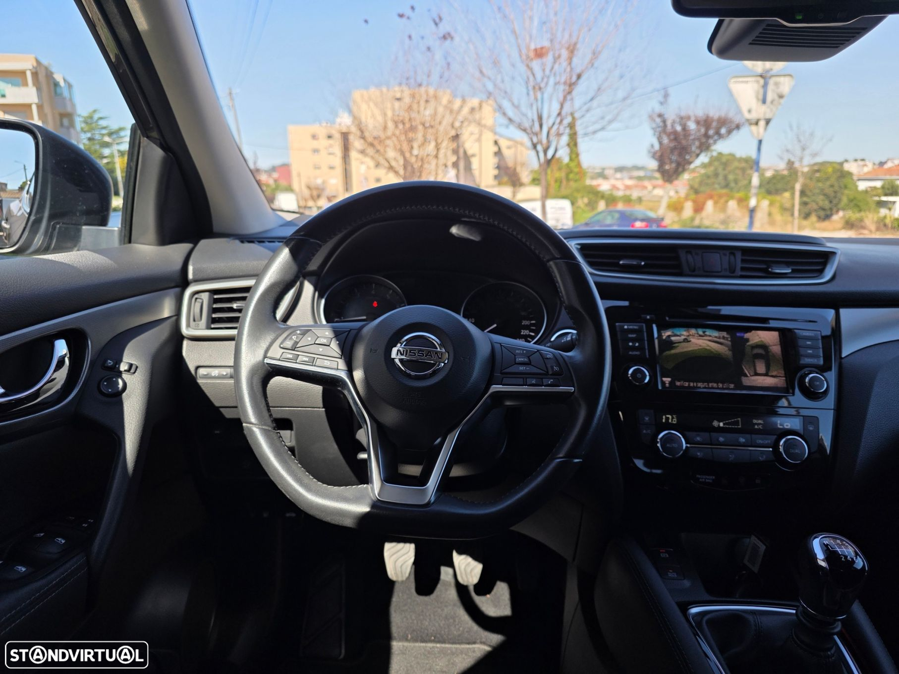 Nissan Qashqai 1.3 DIG-T N-Connecta J18 - 19