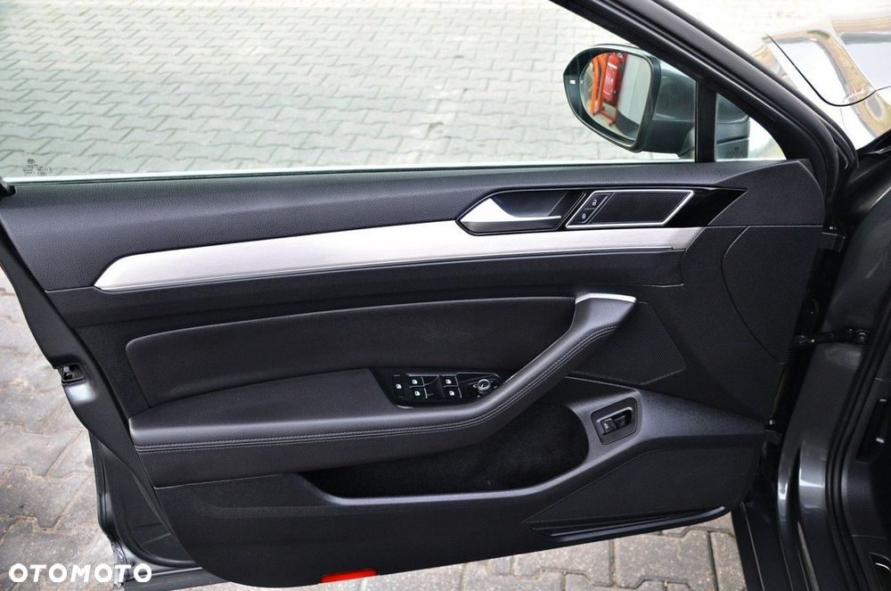 Volkswagen Passat - 15
