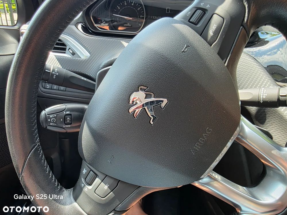 Peugeot 2008 1.2 Pure Tech Style S&S - 14