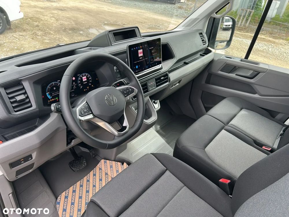 Volkswagen Crafter KONTENER+WINDA/AUTOMAT/35 Podwozie z pojedynczą kabiną 2,0 l 163 KM manual r. o.: 4490 mm - 14