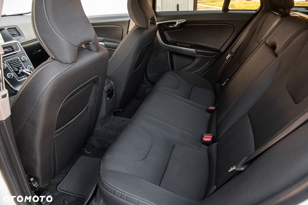 Volvo V60 D4 Geartronic Summum - 26