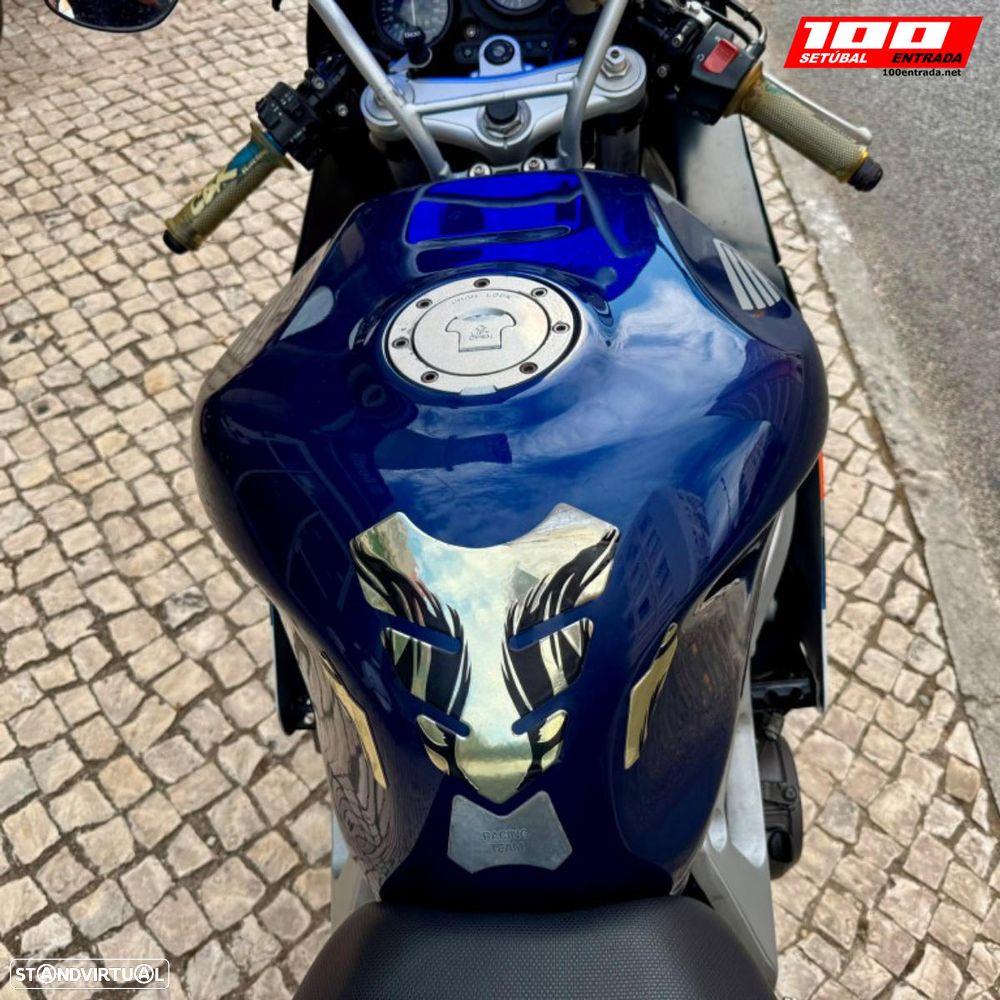 Honda CBR 900 RR - 16