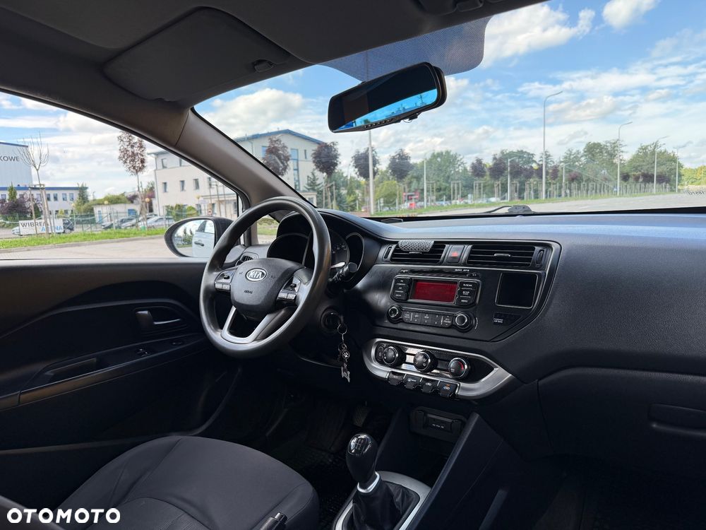 Kia Rio - 10