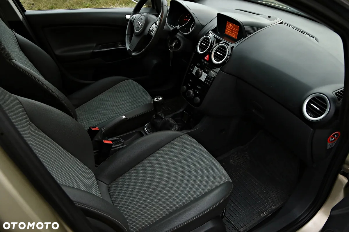 Opel Corsa 1.4 Cosmo - 9