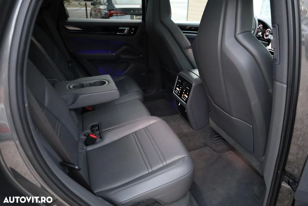 Porsche Cayenne Coupe Standard - 23