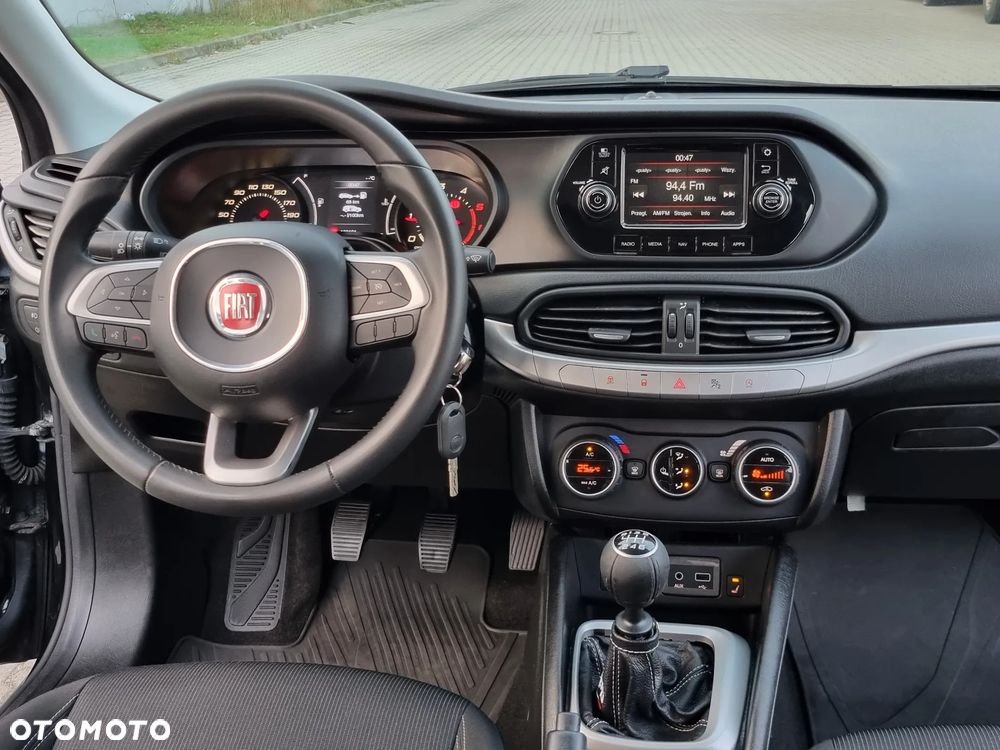 Fiat Tipo 1.6 MultiJet 16v Sport - 24