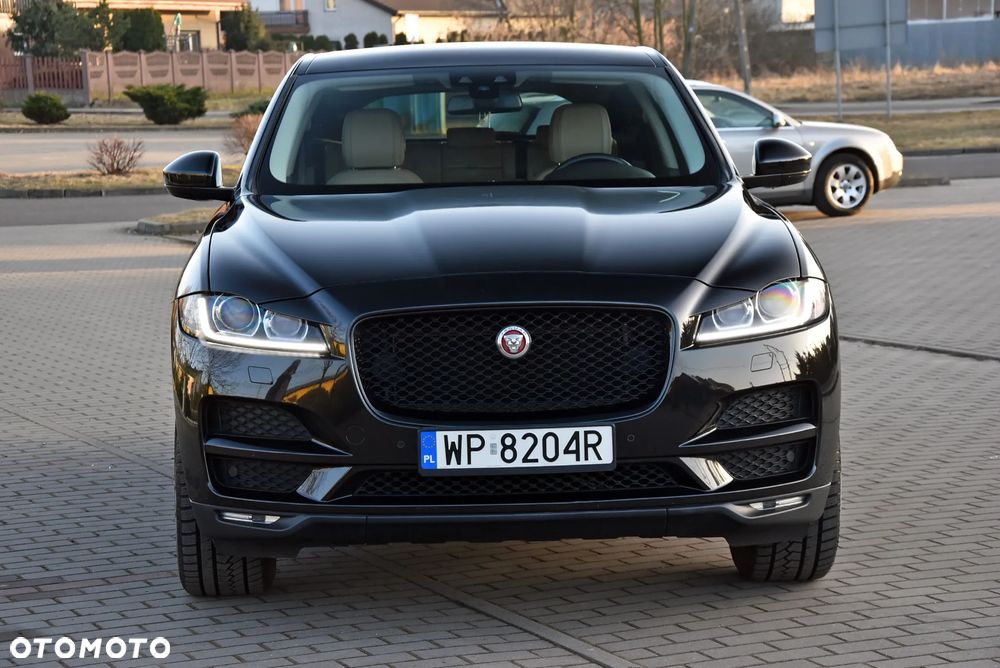 Jaguar F-Pace 2.0 i4D AWD R-Sport - 9