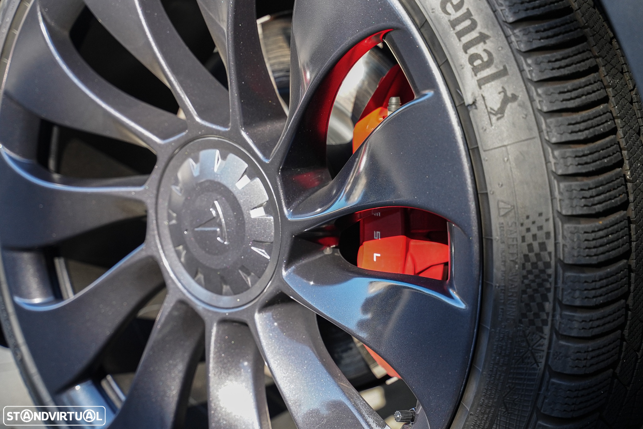 Tesla Model Y Performance Dual Motor AWD - 9