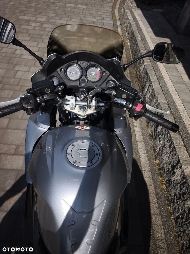 Honda CBF - 24