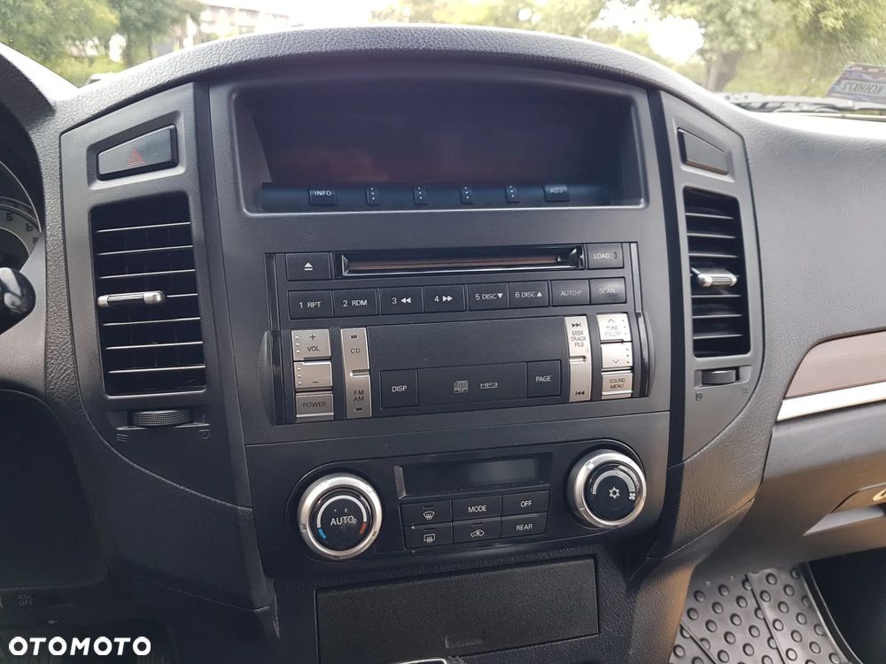Mitsubishi Pajero 3.2 DI-D Automatik Intense - 22