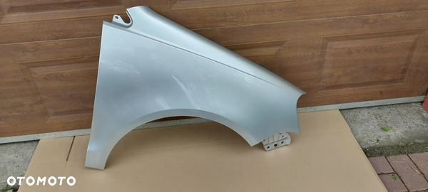 Błotnik Przód Prawy Vw Polo 4 Lift LA7W