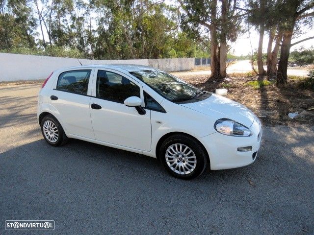 Fiat Punto 2015 photo 2