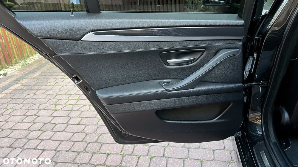 BMW Seria 5 530d Sport-Aut - 29