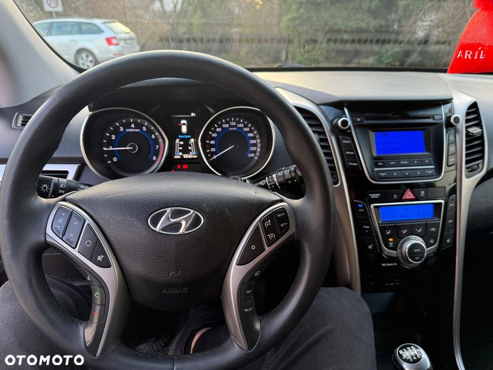 Hyundai i30 1.6 GDI Premium - 11