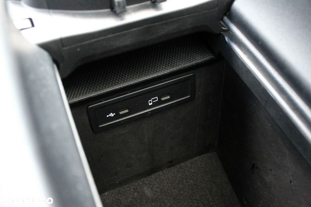 Mercedes-Benz GLC - 30