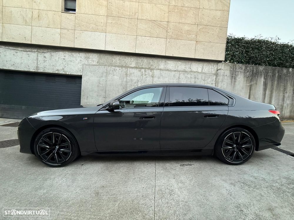 BMW i7 xDrive60 Pack Desportivo M Pro - 3