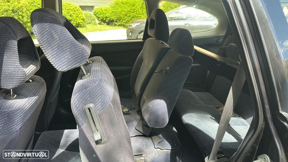 Honda Stream 1.7 ES - 13