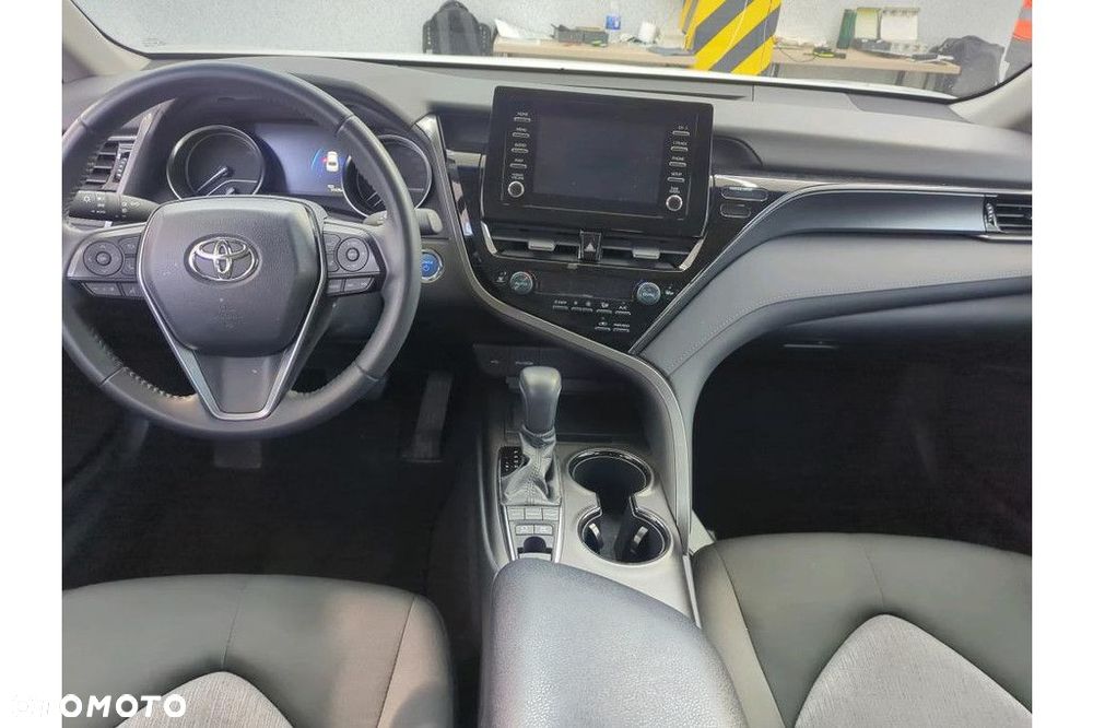 Toyota Camry 2.5 Hybrid Comfort CVT - 9
