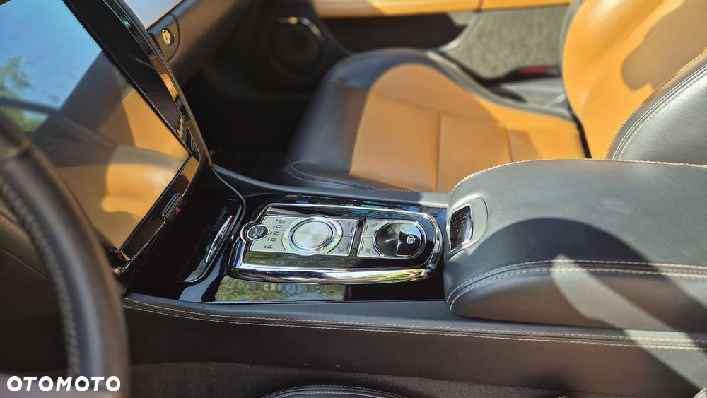 Jaguar XK 5.0 V8 Portfolio - 13