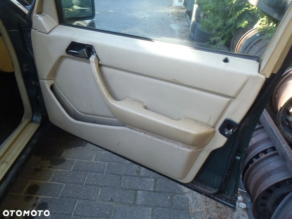 kabina buda karoseria drzwi maska dach błotniki silnik skrzynia tapicerka koła szyba mercedes benz w124 w 124 124 3,0 d - 27