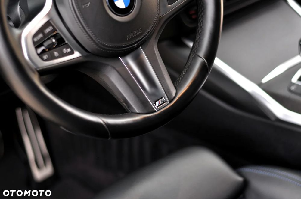 BMW Seria 3 318d M Sport Shadow - 37