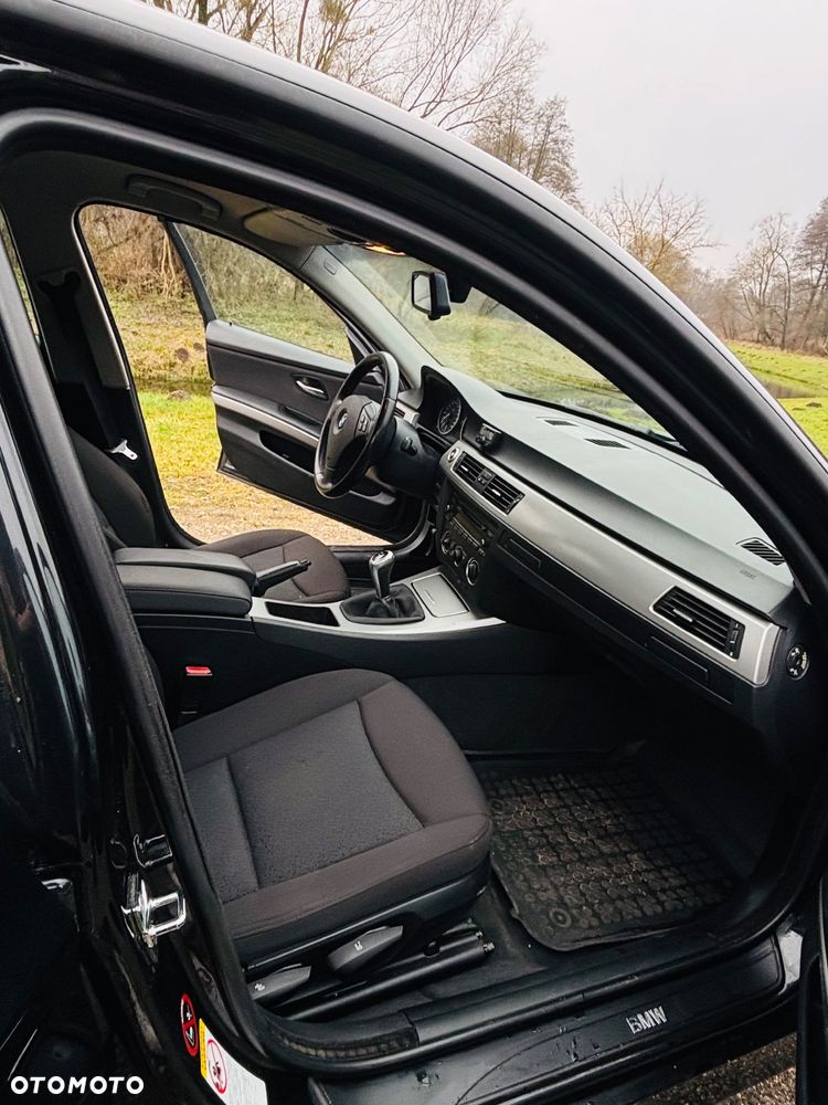 BMW Seria 3 318d DPF Edition Lifestyle - 15