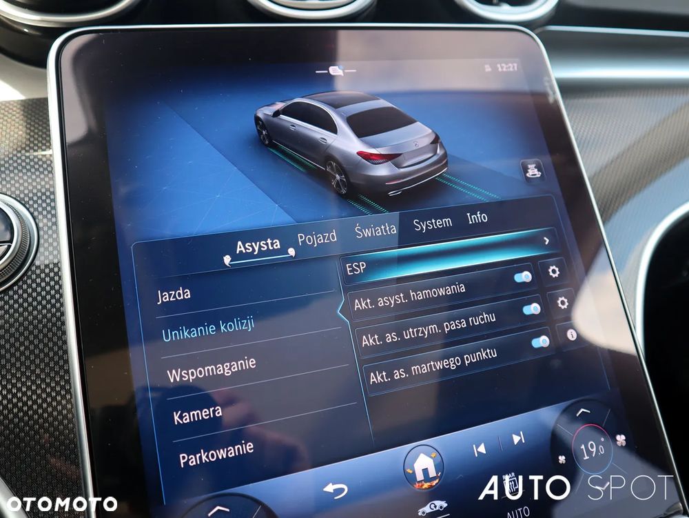 Mercedes-Benz Klasa C 180 9G-TRONIC AMG Line - 35